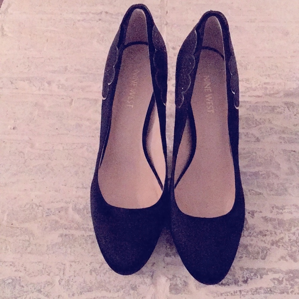 NINE WEST SATIN AND GLITTER PUMPS